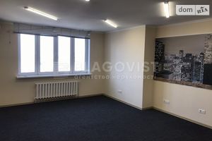 Продается 4-комнатная квартира 120 кв. м в Киеве
