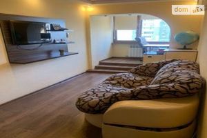 Продается 4-комнатная квартира 83 кв. м в Днепре