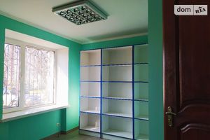 Сдается в аренду нежилое помещение в жилом доме 60 кв. м в 5-этажном здании