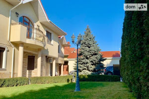 Продается дом на 2 этажа 565 кв. м с камином