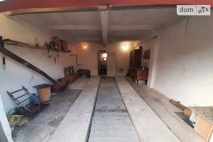 Продается бокс в гаражном комплексе под легковое авто на 32 кв. м
