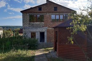 Продается дом на 2 этажа 240 кв. м с садом