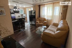Продается 4-комнатная квартира 84 кв. м в Днепре