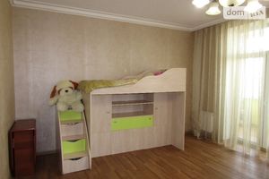 Продается 3-комнатная квартира 106.7 кв. м в Одессе