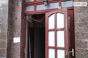 Продається приміщення вільного призначення 293.2 кв. м в 11-поверховій будівлі
