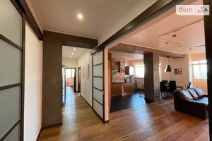 Продается 3-комнатная квартира 116.4 кв. м в Харькове