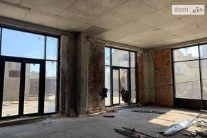 Продається об'єкт сфери послуг 205.3 кв. м в 5-поверховій будівлі