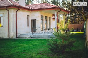 Продается одноэтажный дом 200 кв. м с балконом