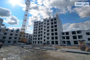 Продається 2-кімнатна квартира 80.31 кв. м у Чернігові