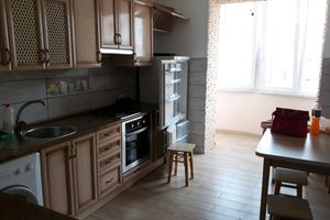 Сдается в аренду 2-комнатная квартира 62 кв. м в Черновцах