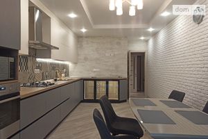 Сдается в аренду 2-комнатная квартира 85 кв. м в Житомире