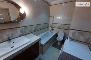 Сдается в аренду 2-комнатная квартира 80 кв. м в Ровно